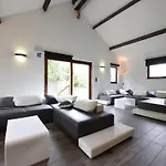 Luxury With Pool *