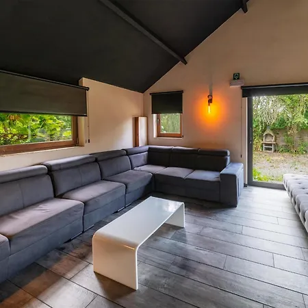 Hébergement de vacances Luxury With Pool