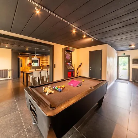 Luxury With Pool Hébergement de vacances