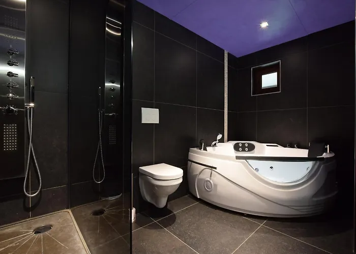 Luxury With Pool Beausaint